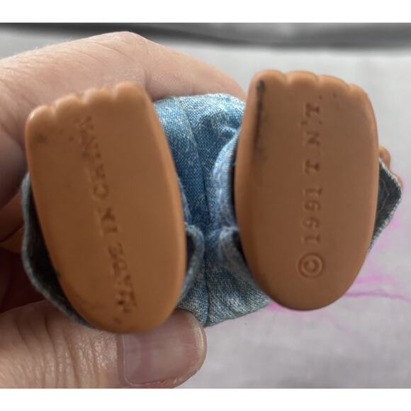 Vintage 1991 T.N.T Troll Doll Pink Hair Green Eyes Yellow Polka Dot Top Jeans - Picture 3 of 3